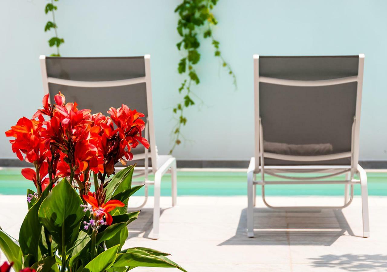Epavli Boutique Hotel Chrissi Akti Chania Exterior foto