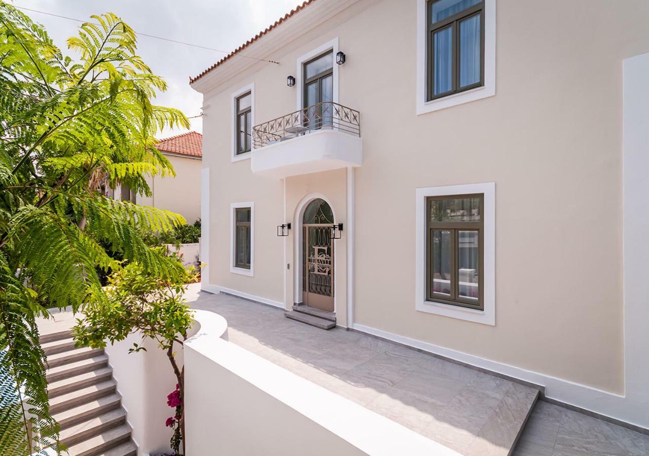 Epavli Boutique Hotel Chrissi Akti Chania Exterior foto